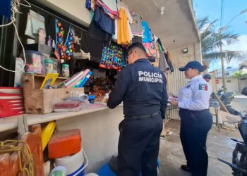 Seguridad refuerza cercanía con vecinos en Isla Mujeres