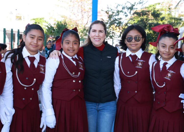 Escoltas escolares brillan en concurso cívico de Isla Mujeres