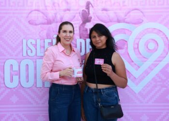 Beneficiarias reconocen apoyo del programa Isleña de Corazón en Isla Mujeres