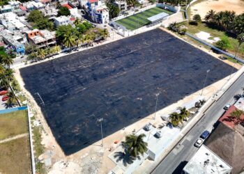 Nueva cancha de fútbol en Salinas alcanza 75% de avance