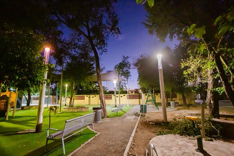 Atienden luminarias y servicios en parque de Tumben Kaa en Tulum