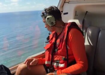 Activa Playa del Carmen rescate aéreo y marítimo por tripulante que cayó de un crucero frente a Punta Allen