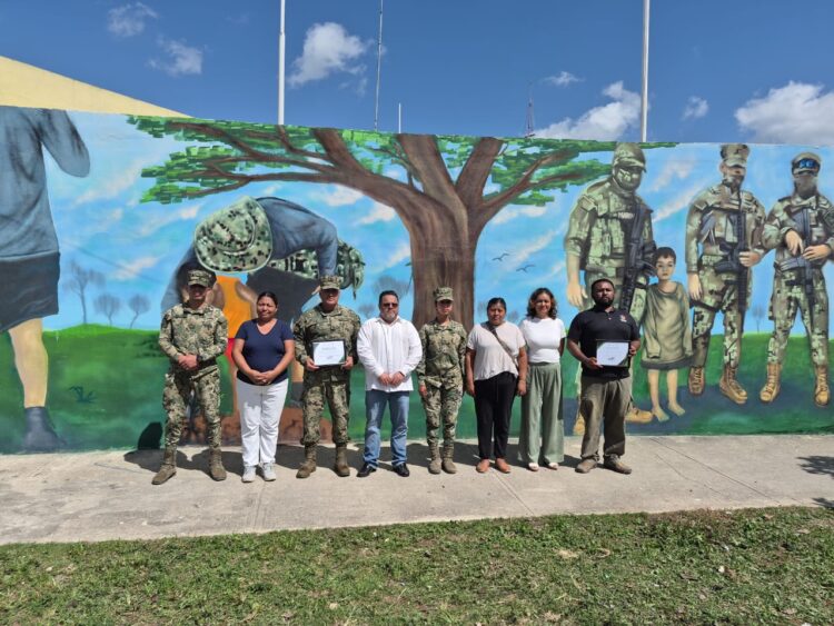 Marina y comunidad inauguran mural en Villas Otoch
