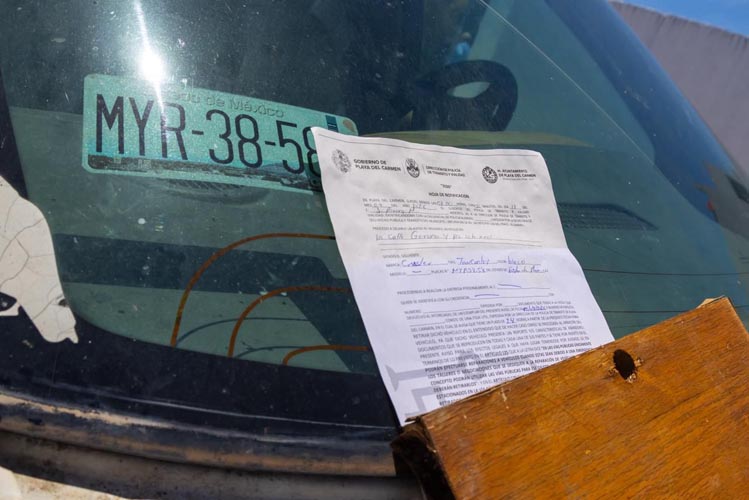 Retiran casi 800 vehículos abandonados en Playa del Carmen