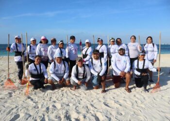 Isla Mujeres refuerza limpieza de playas y consolida su atractivo turístico