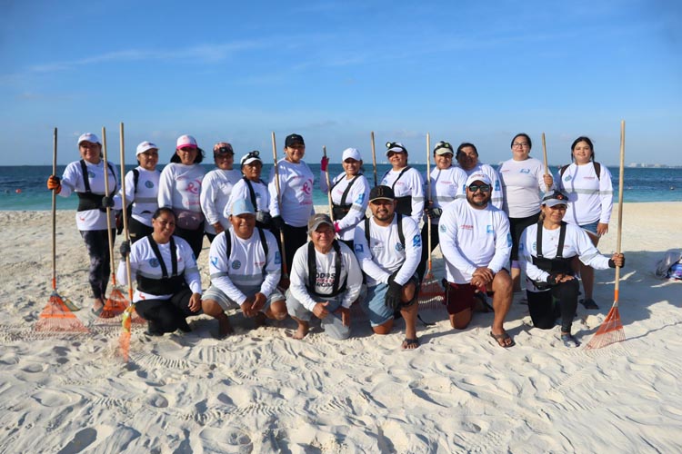 Isla Mujeres refuerza limpieza de playas y consolida su atractivo turístico