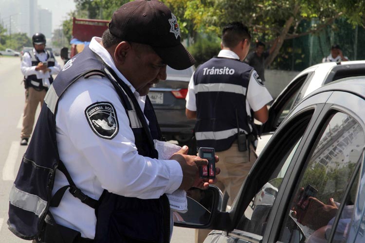 Playa del Carmen aclara requisitos para permiso de polarizado