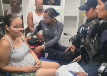 Cubano desata caos en la SM 23; vecinos rodean vivienda y Migración interviene