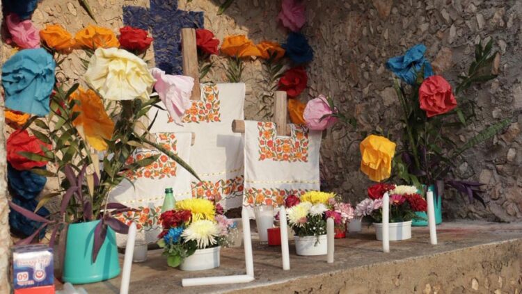 Tradición viva: celebran la Santa Cruz en Felipe Carrillo Puerto
