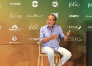 Guillermo Francella celebra el Premio PLATINO de Honor en Riviera Maya