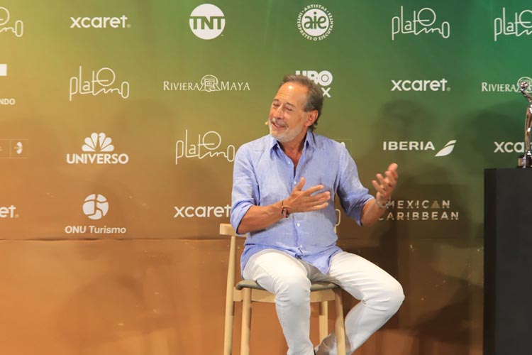 Guillermo Francella celebra el Premio PLATINO de Honor en Riviera Maya