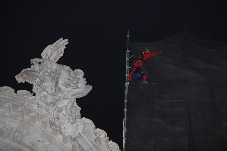 Greenpeace lleva protesta contra megaproyecto de Royal Caribbean a Bellas Artes