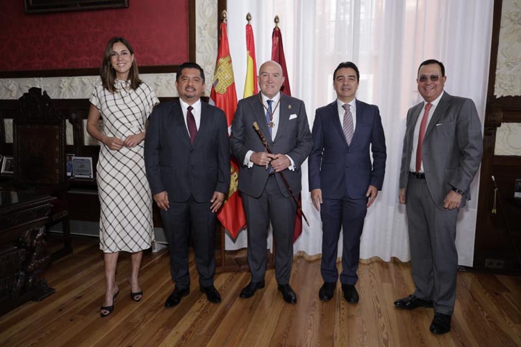 Dos Valladolid sellan alianza turística y cultural