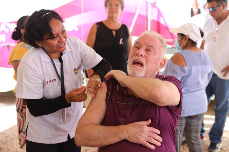 Quintana Roo lidera vacunación nacional