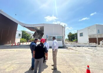 Investiga FGE colapso de estructura residencial en Cancún con dos fallecidos