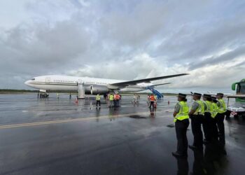 Selección de Uruguay arriba al Aeropuerto de Cancún entre lluvia y vigilancia reforzada