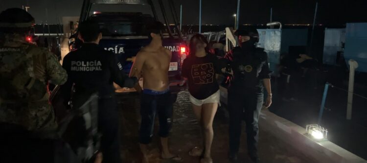 Marina apoya traslado de tres detenidos de Isla Mujeres a Puerto Juárez