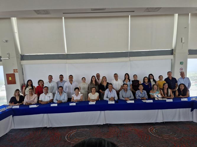 Transparencia y combate a la corrupción centran diálogo entre gobierno y empresarios