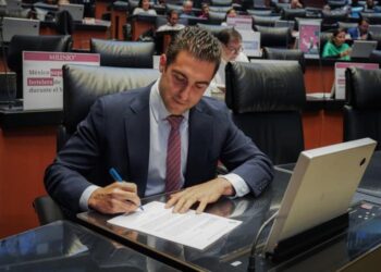 Gino Segura deja el Senado y busca fortalecer la 4T en Quintana Roo