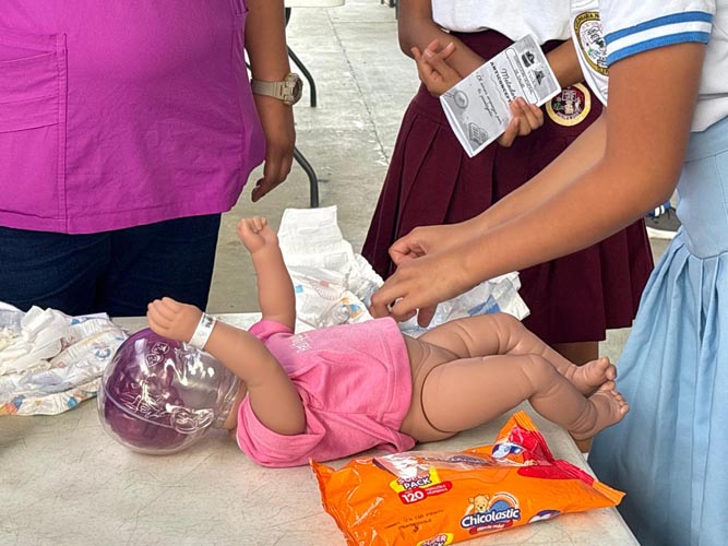 DIF Tulum lleva prevención y orientación a estudiantes de secundaria