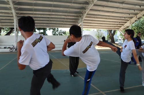Ofrecen actividades recreativas y deportivos a niños y jóvenes