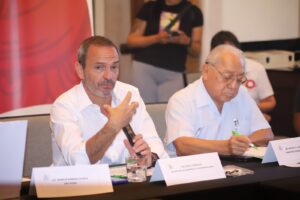 Empresas buscan convertir el sargazo en motor económico de Quintana Roo