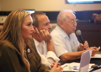 Empresas buscan convertir el sargazo en motor económico de Quintana Roo
