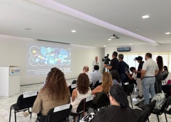 Menos vuelos desde Estados Unidos elevan los desafíos para el verano turístico en el Caribe Mexicano