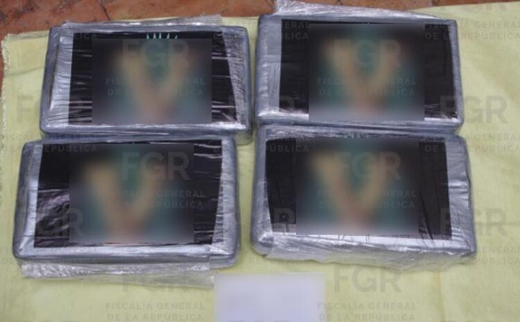 Detienen en el Aeropuerto de Cancún a individuo con casi 10 kilos de cocaína