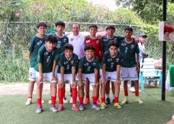 Anuncian rehabilitación integral de la cancha de fútbol en la Unidad Deportiva de Tulum
