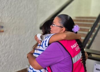 Suemi González fortalece el apoyo social con atención directa a las familias de Isla Mujeres