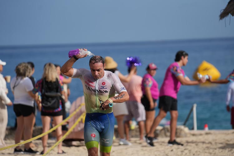 Cozumel pone en marcha el Triatlón Mayanman con más de 350 atletas y una derrama superior a 4 millones de pesos
