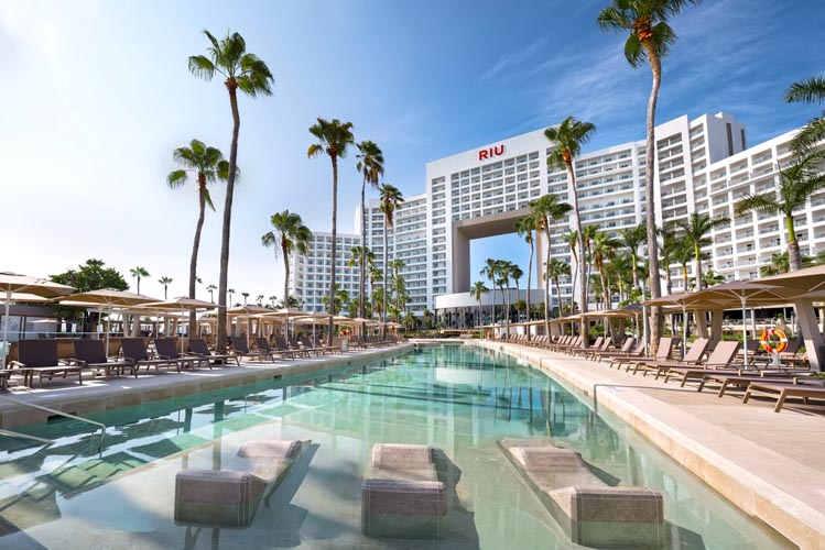 RIU reinventa su Palace Península