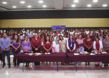 Morena fortalece el liderazgo femenino en Quintana Roo con taller de formación política