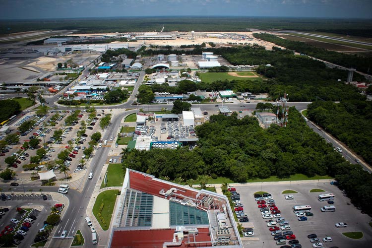 Sentencian a 10 años de cárcel a hombre detenido con cocaína en el aeropuerto de Cancún