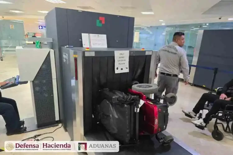 Detectan más de 12 kilos de presunta cocaína ocultos en silla de ruedas en el aeropuerto de Cancún