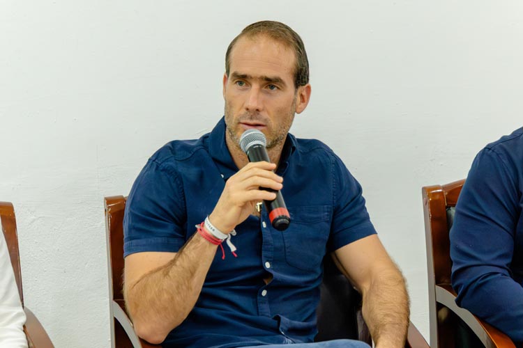 Diego Castañón abre mesa de trabajo con restauranteros para atender necesidades del sector