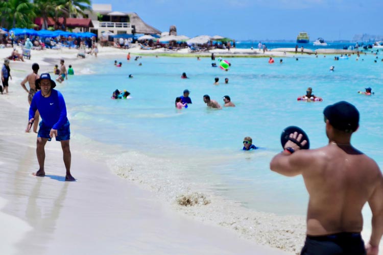 Playas de Isla Mujeres mantienen calidad y están libres de sargazo