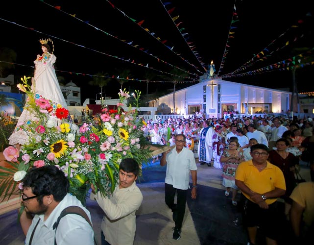 Isla Mujeres vive con júbilo su tradicional Vaquería en honor a la Virgen de la Asunción
