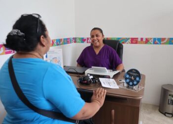 Acercan atención auditiva a familias de Isla Mujeres con jornada especializada
