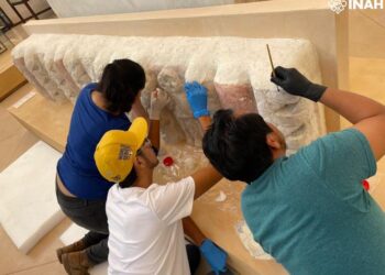 Jóvenes conocen labor arqueológica