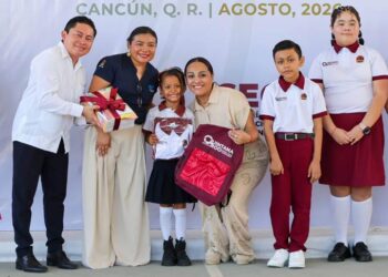 Entregarán más de 117 mil pares de tenis escolares