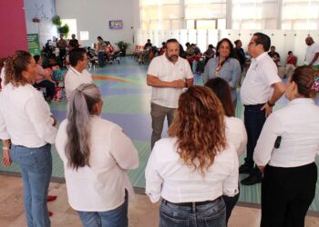 Taxistas de Cancún se suman al Boteo Teletón 2026 tras visitar el CRIT Quintana Roo