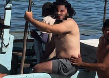 Localizan con vida a uno de los dos hombres desaparecidos en el mar rumbo a Cozumel