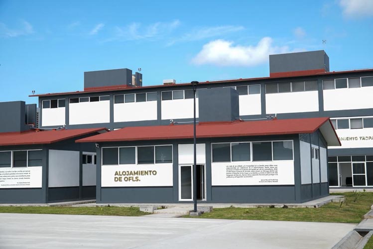 Mara Lezama y la Guardia Nacional inauguran la Unidad Habitacional Militar "Chetumal"
