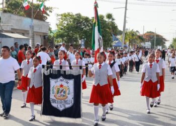 Ciudad Mujeres se viste de verde, blanco y rojo con desfile por la Independencia