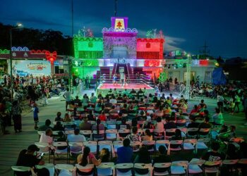 Amena velada boxística en el marco de las fiestas patrias