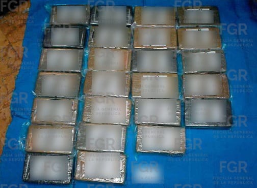 FGR obtiene vinculación a proceso contra detenido con casi 25 kilos de cocaína en el aeropuerto de Cancún