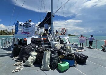 Isla Contoy suma esfuerzos contra la contaminación marina con limpieza internacional
