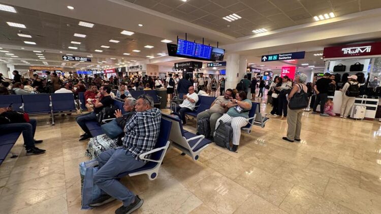 Cancún mantiene 347 operaciones aéreas este sábado; predominan los vuelos internacionales